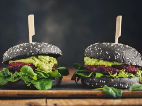 a-dieta-vegana-faz-o-cabelo-cair?-veja-o-que-diz-uma-medica