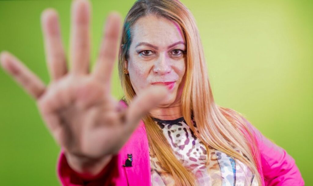 pf-indicia-influenciadora-por-chamar-dirigente-trans-do-mdh-de-“ele”