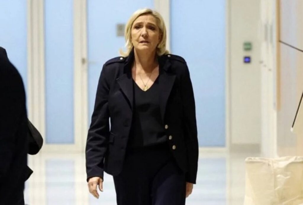 franca:-no-1°-dia-de-julgamento,-le-pen-afirma-nao-ter-cometido-crimes