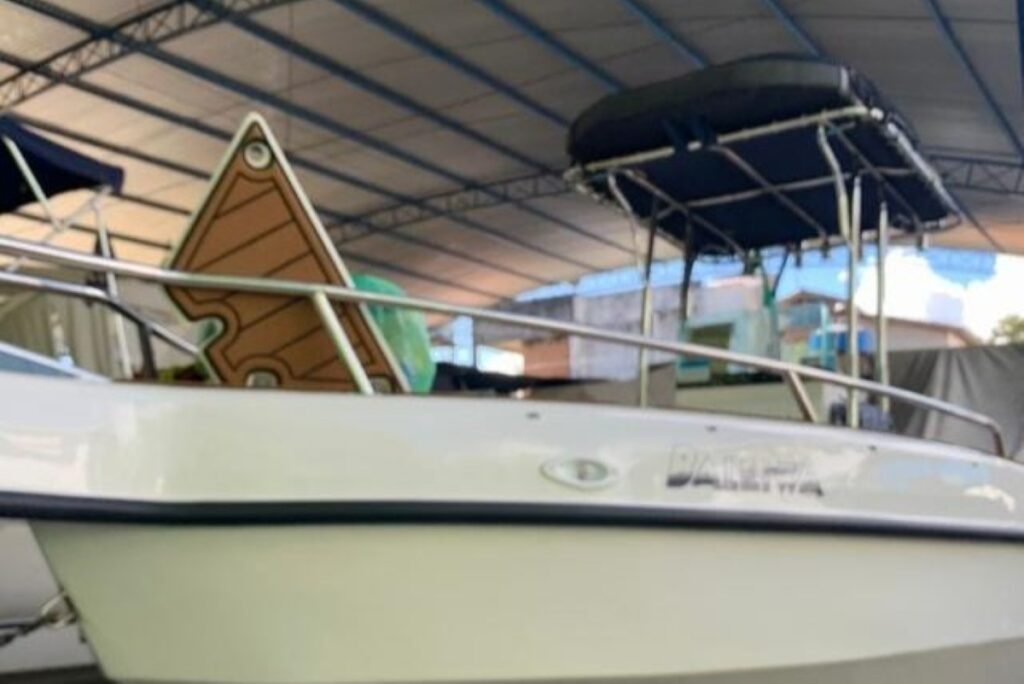 ocupantes-de-lancha-sao-encontrados-em-maresias-apos-perda-de-contato