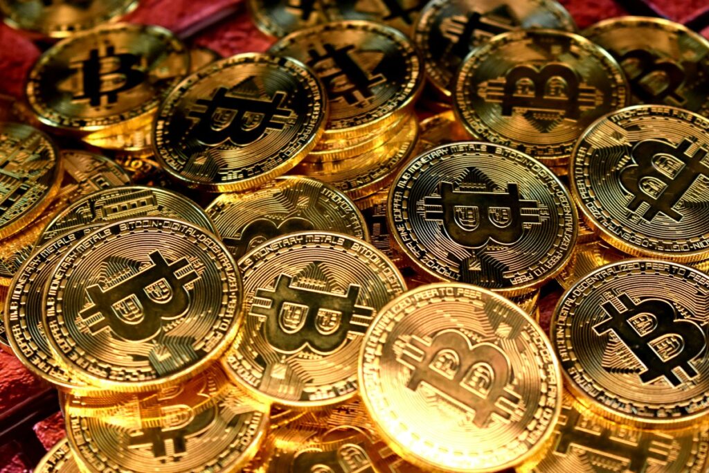 bitcoin-dispara,-bate-maior-valor-em-2-meses-e-ja-mira-us$-100-mil