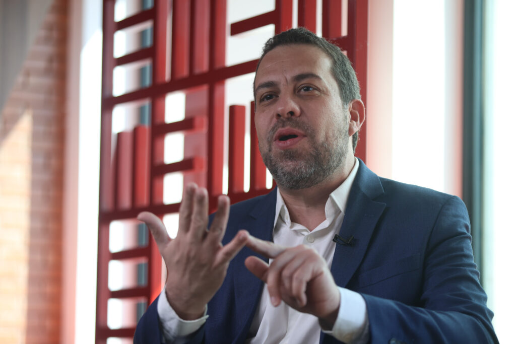 boulos-aciona-mp-por-propaganda-de-tarcisio-em-perfis-de-fofoca