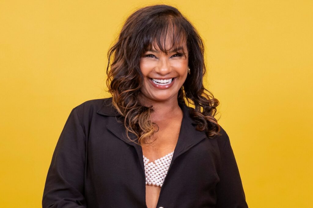 funcionario-da-tv-globo-incita-cancelamento-de-solange-couto