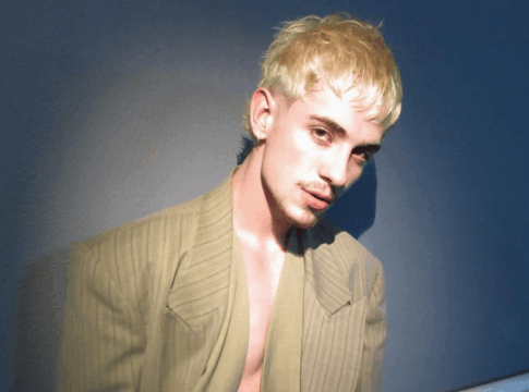 visual-de-juliano-floss-mistura-moda-urbana-e-maximalismo-performatico