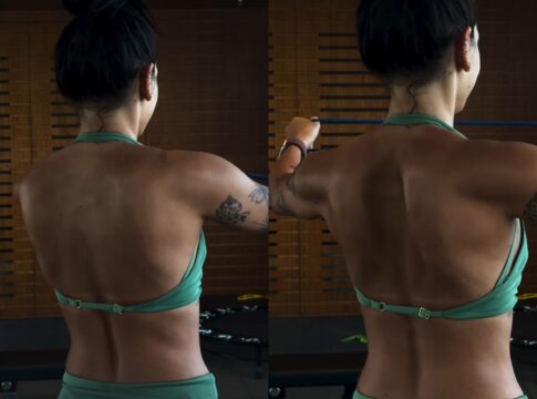 faca-em-casa-exercicio-de-ana-castela-para-deixar-costas-musculosas