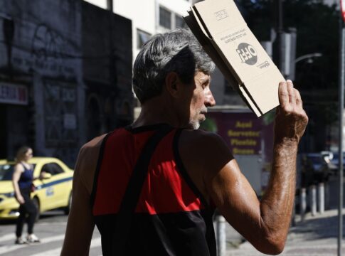 defensorias-acionam-justica-por-medidas-para-enfrentar-calor-no-rio