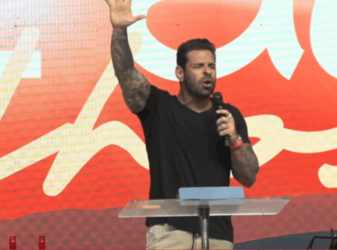 “cego-pela-ambicao”:-pastor-alvo-da-pf-fez-pregacao-sobre-provacoes.-video