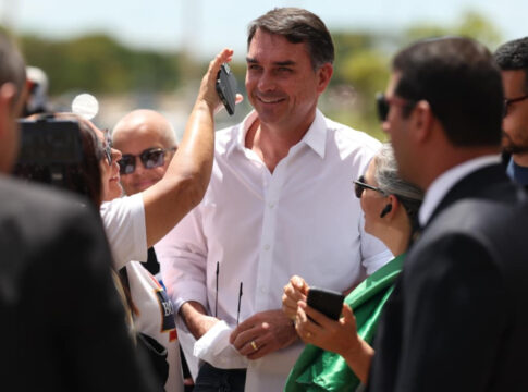 bom-desempenho-de-flavio-surpreende-e-faz-centrao-reavaliar-estrategia