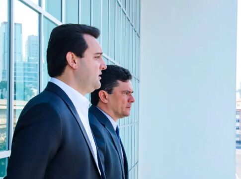 moro-procurou-ratinho-jr.-em-busca-de-apoio-para-governo-do-parana