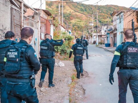rio:-policias-civil-e-militar-fazem-operacao-contra-o-cv;-6-sao-presos