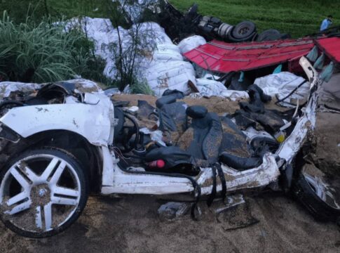 veja-imagens-do-grave-acidente-que-matou-3-da-mesma-familia-na-br-060