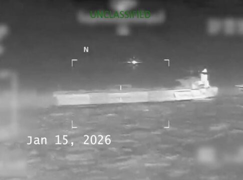 eua-apreende-mais-um-navio-petroleiro-ligado-a-venezuela-no-caribe.-veja-video