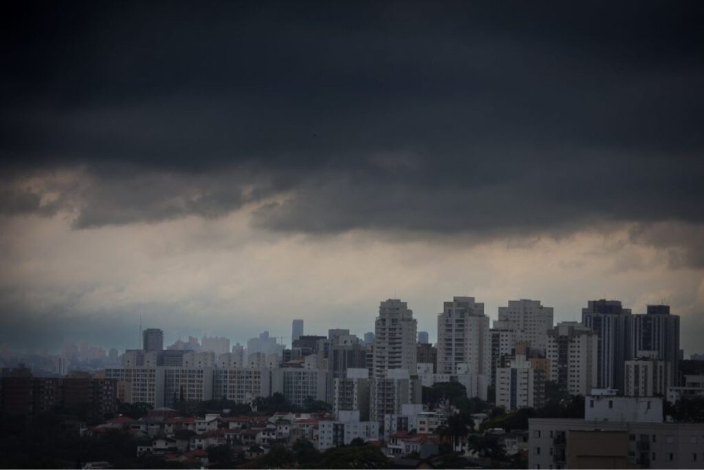 sp-tem-alerta-para-chuva-com-granizo-e-alagamentos-nesta-quarta-(15/1)