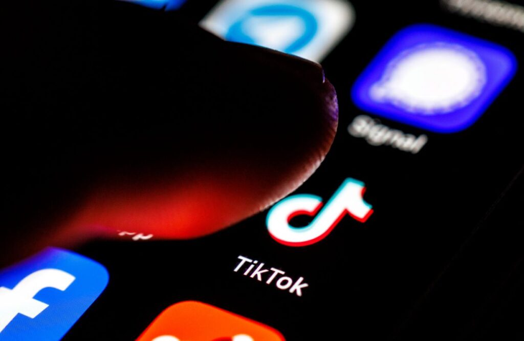 tiktok-e-notificado-pelo-procon-por-suspeitas-de-conteudo-enganoso