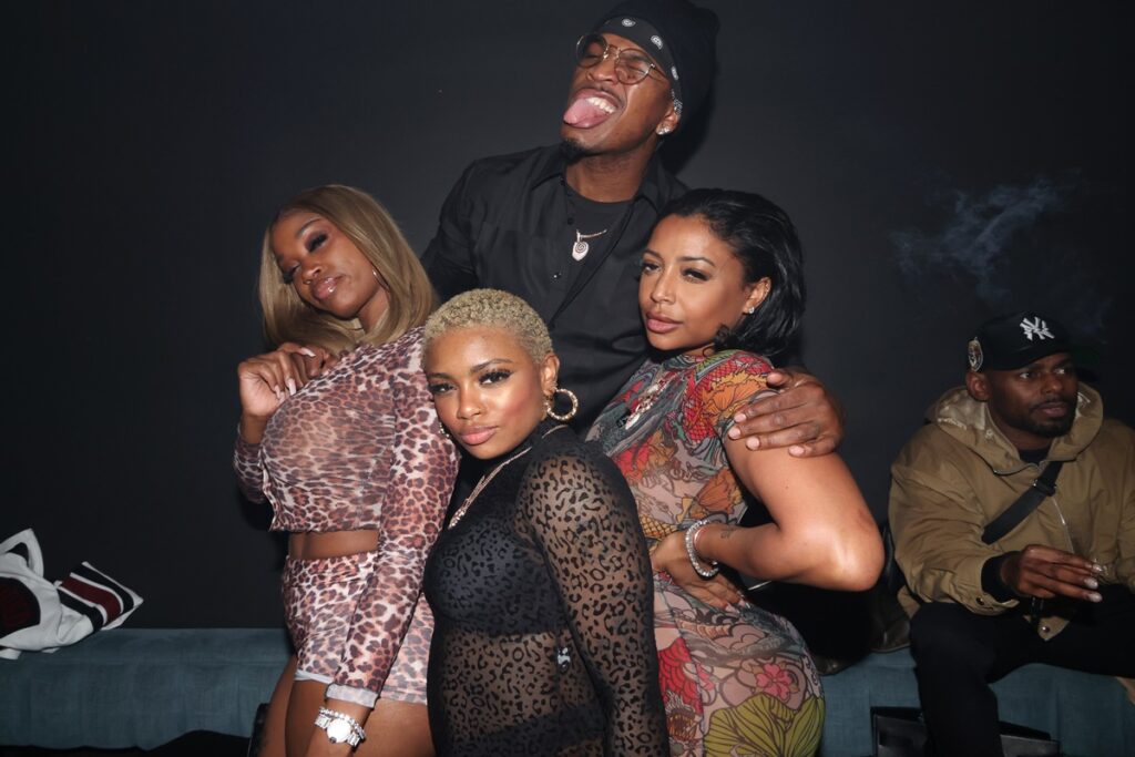 quadrisal:-ne-yo-revela-detalhes-do-relacionamento-com-tres-mulheres