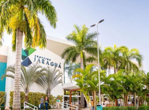 ladroes-usam-duto-de-ar-condicionado-para-furtar-joalheria-em-shopping