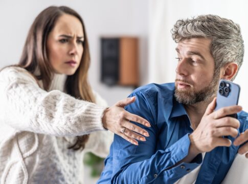 homem-processa-restaurante-apos-ser-exposto-com-amante-no-tiktok