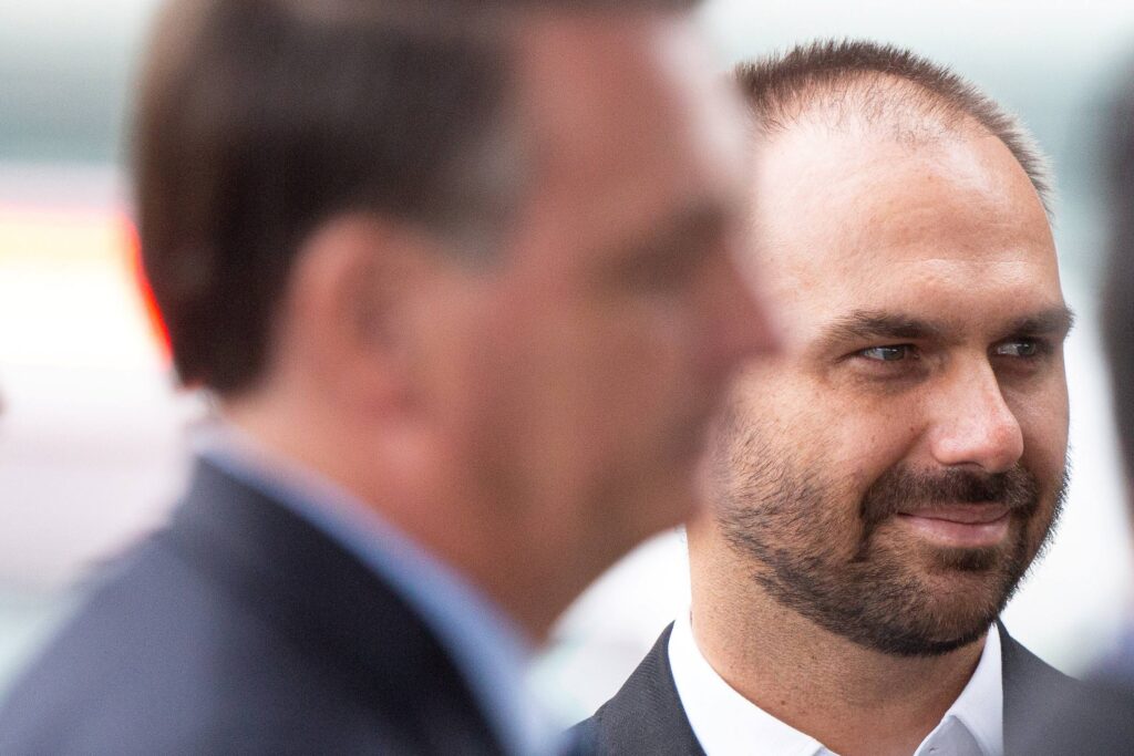 eduardo-acusa-moraes-de-perseguicao-apos-ida-de-bolsonaro-a-papudinha.-video