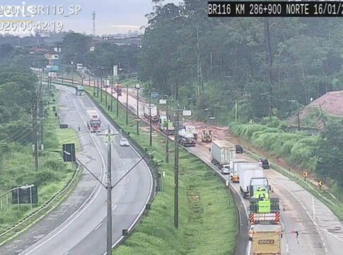 com-pista-bloqueada,-regis-bittencourt-tem-36-km-de-congestionamento