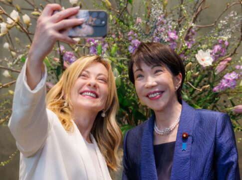 primeiras-ministras-de-japao-e-italia-se-reunem-em-toquio