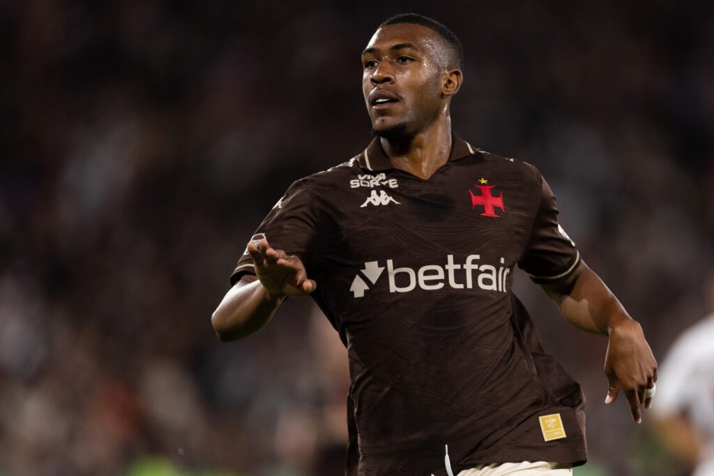 vasco:-diniz-pede-permanencia-de-rayan,-alvo-do-bournemouth