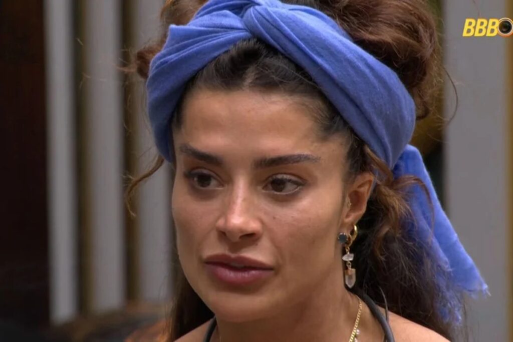 bbb-26:-o-motivo-por-tras-do-lenco-que-aline-campos-usa-todos-os-dias