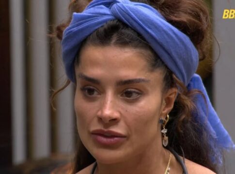 bbb-26:-o-motivo-por-tras-do-lenco-que-aline-campos-usa-todos-os-dias