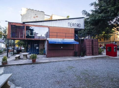 teatro-de-conteiner:-prefeitura,-enel-e-sabesp-fazem-bo-contra-“gatos”