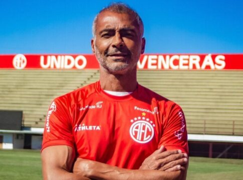 romario-aponta-centroavante-ideal-para-selecao-na-copa.-saiba-quem