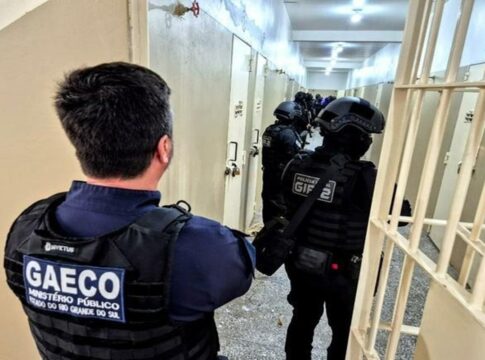 policiais-sao-acusados-de-burlar-sistema-para-o-trafico-na-cadeia