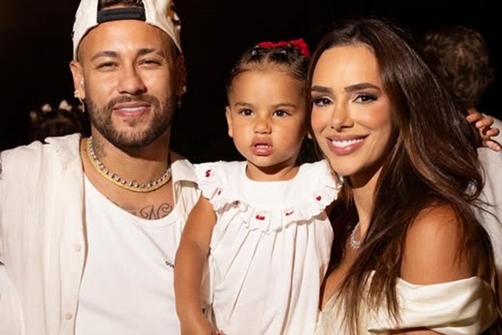 fotos:-biancardi-leva-mavie-para-ver-a-exposicao-em-homenagem-a-neymar