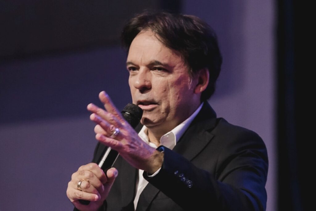 quem-e-o-bispo-que-prestara-auxilio-espiritual-a-bolsonaro-na-papudinha