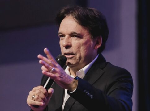 quem-e-o-bispo-que-prestara-auxilio-espiritual-a-bolsonaro-na-papudinha