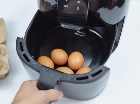 como-fazer-ovo-na-air-fryer-e-nunca-mais-usar-a-frigideira