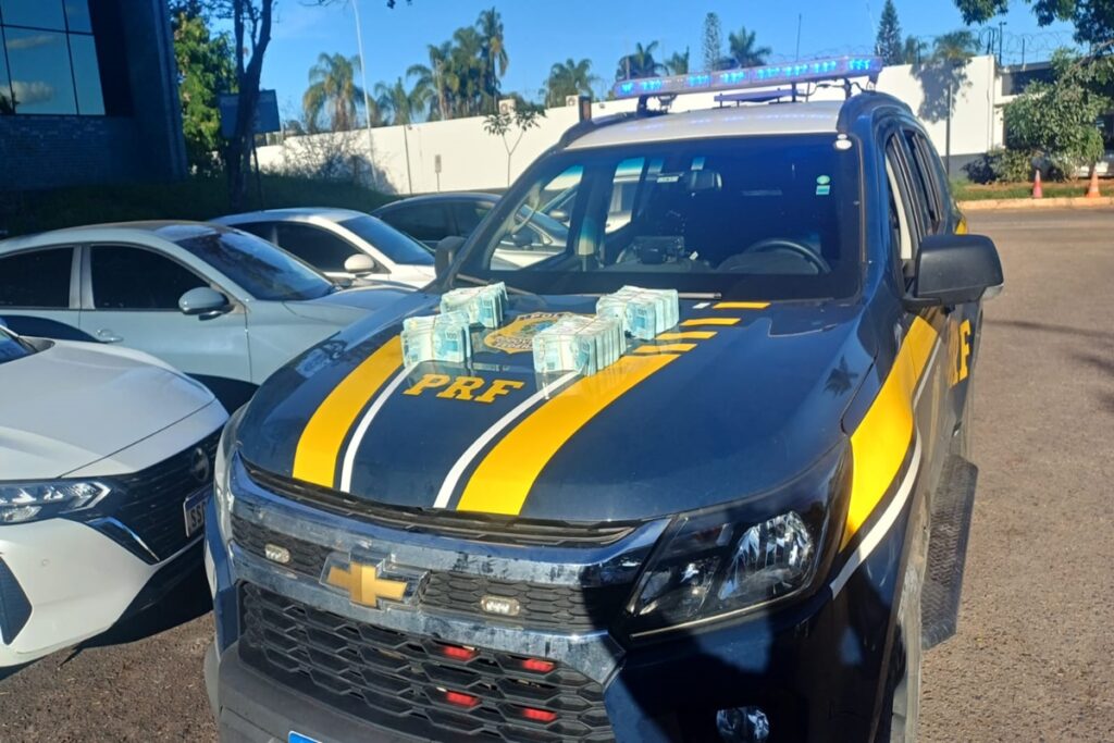 homem-carregava-r$-400-mil-em-dinheiro-vivo-dentro-de-caminhonete