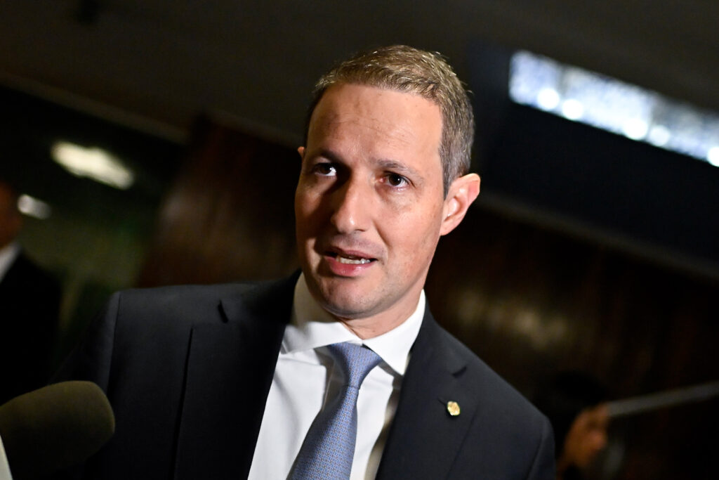 aliados-de-flavio-bolsonaro-consideram-derrite-para-a-vice-presidencia