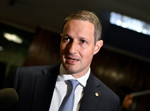 aliados-de-flavio-bolsonaro-consideram-derrite-para-a-vice-presidencia