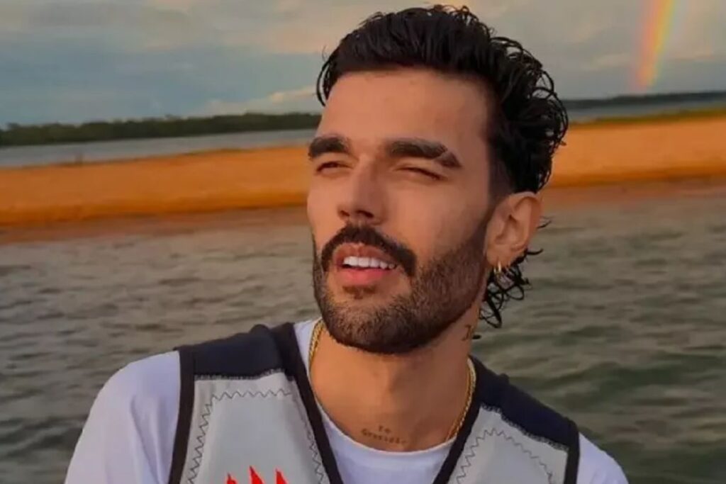 cantor-luan-pereira-tem-arritmia-durante-show-e-e-hospitalizado;-video