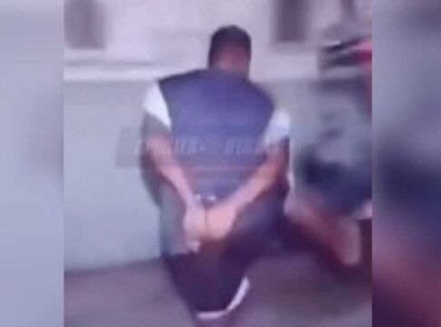 jornalista-e-atacado-com-voadora-por-bandido-algemado.-veja-video