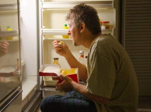 nutricionista-lista-os-7-alimentos-que-ajudam-a-dormir-melhor