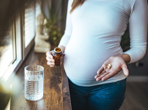 estudo-elimina-ligacao-entre-uso-de-paracetamol-na-gravidez-e-autismo