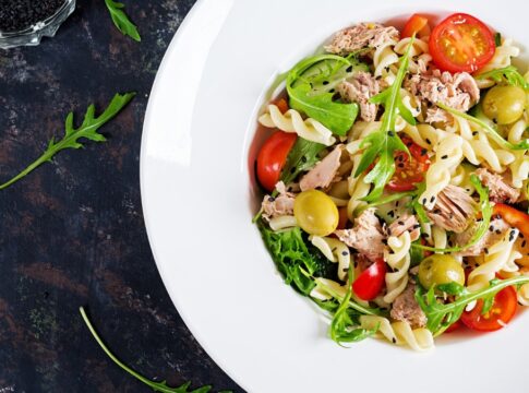 receita-de-salada-de-macarrao-sem-maionese-e-com-peito-de-frango