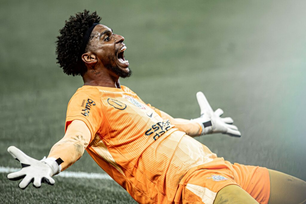 supercopa:-hugo-souza-pode-ser-peca-decisiva-em-flamengo-x-corinthians.-compre-seu-ingresso!