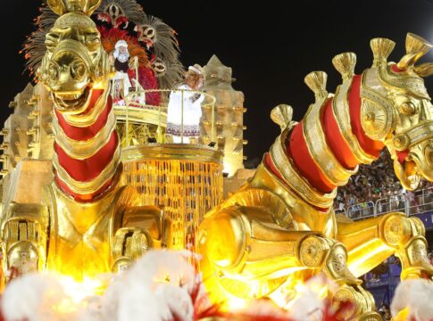 enredos-das-escolas-de-samba-contam-a-historia-nao-oficial