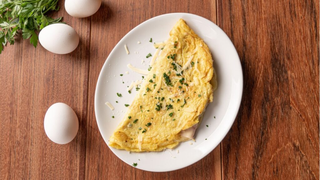 omelete-de-caneca-na-air-fryer-e-solucao-pratica-para-o-dia-a-dia