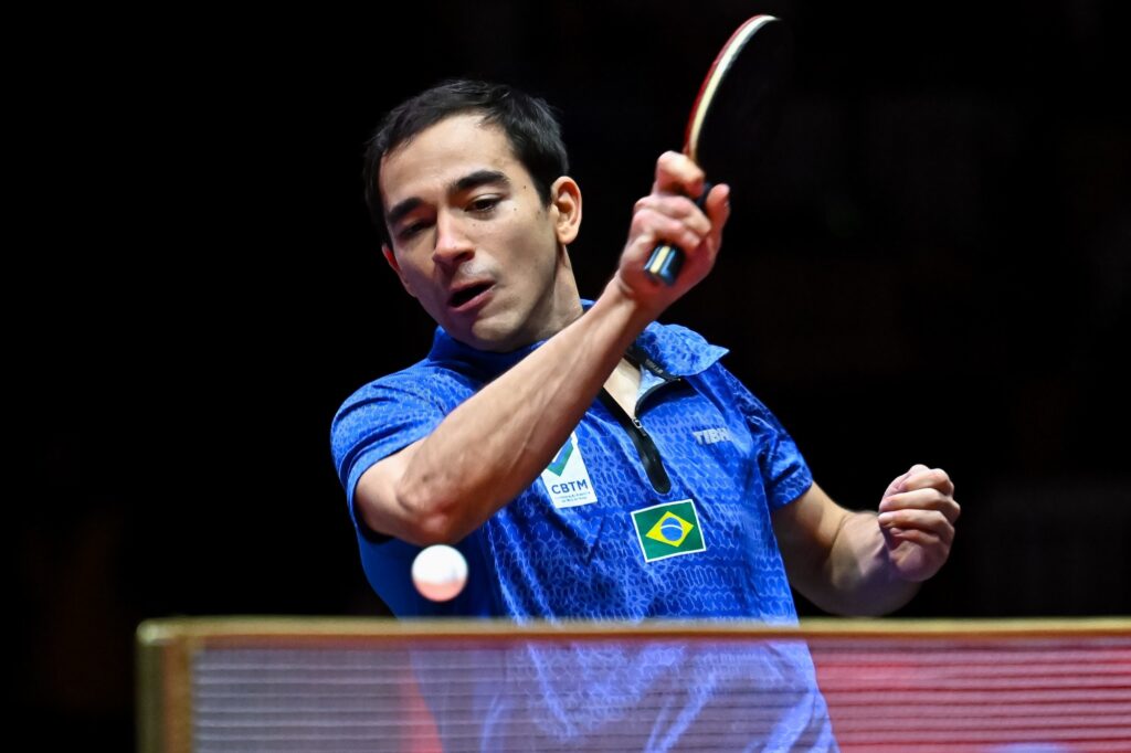 calderano-perde-para-wen-ruibo-e-cai-na-semifinal-do-wtt-doha