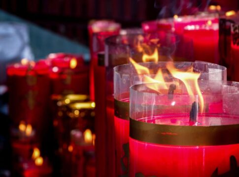 “exorcizar-satanas”:-homem-deve-indenizar-vizinha-por-rituais-em-vila