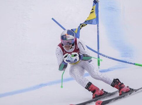 lucas-pinheiro-e-prata-em-copa-do-mundo-de-esqui-alpino,-na-suica