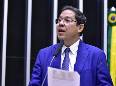 deputado-que-levou-michelle-a-moraes-dialoga-com-ministro-desde-agosto