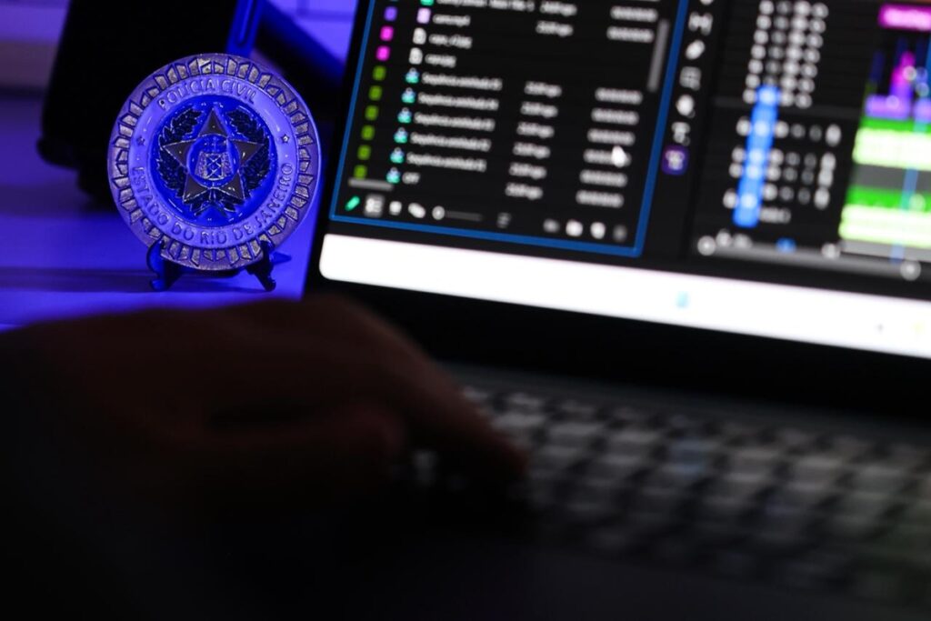 “quarto-reich”:-homem-e-preso-por-atacar-promotora,-juiza-e-advogada